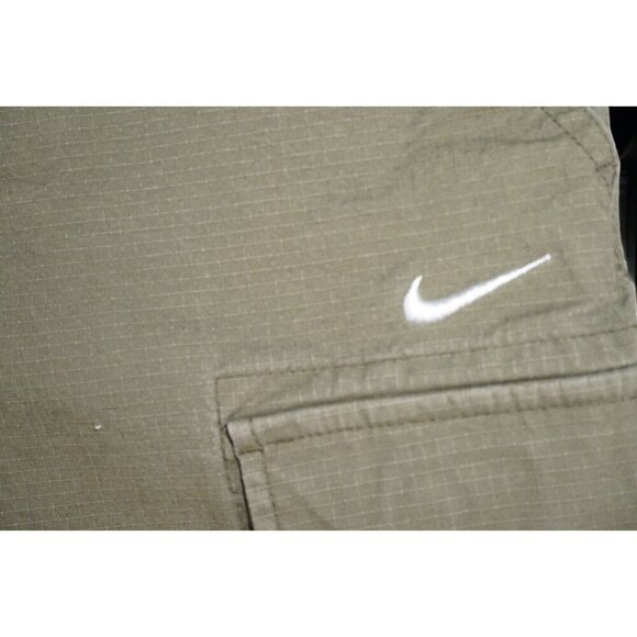 Nike SB Cargo Shorts Men's Size 32 Green Ripstop Utility Skateboarding Shorts - Picture 2 of 12